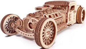 Drewniany model samochodu