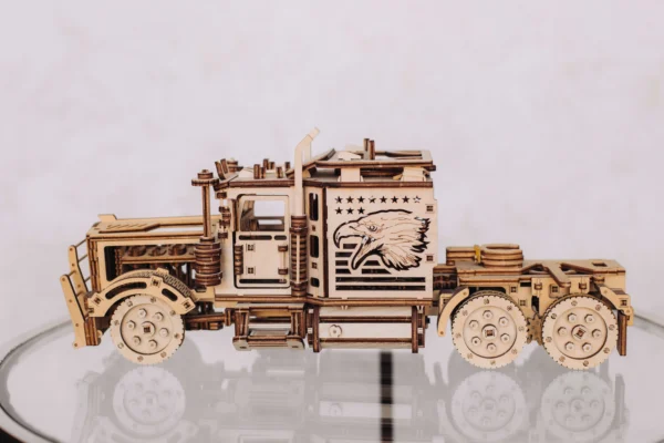 Drewniany model do skladania (puzzle 3D) - Ciężarówka Amerykańska Big Rig 9
