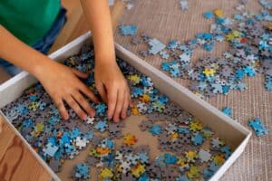 Jak przechowywać puzzle - powiesić, oprawić czy schować?